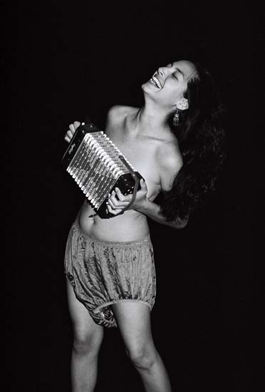 playing_accordian_underpants